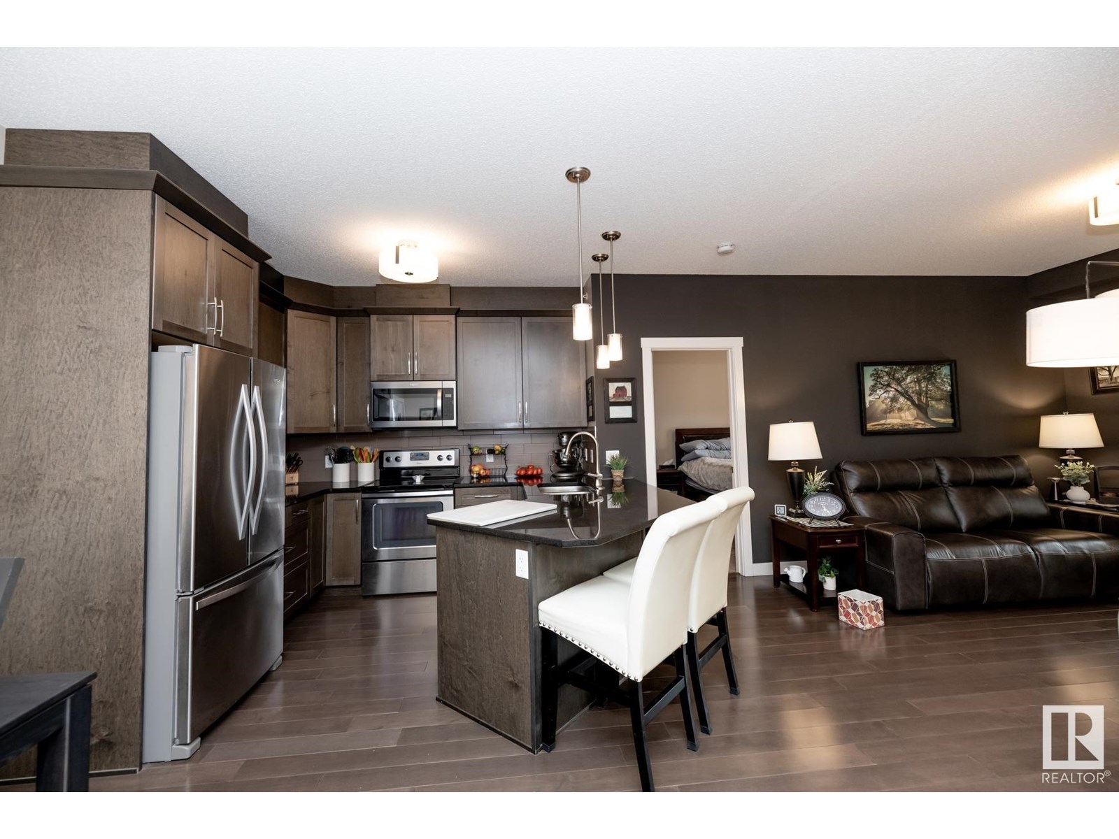 403-2207 44 Avenue Northwest